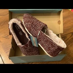 New in box Toms